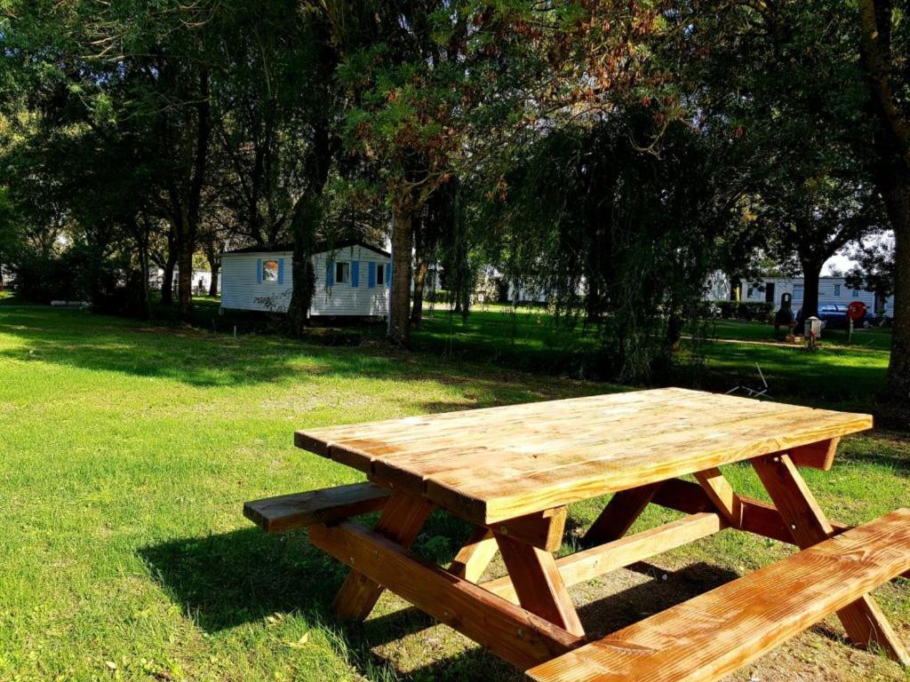 Camping Les 2 Salamandres Arces-sur-Gironde Extérieur photo