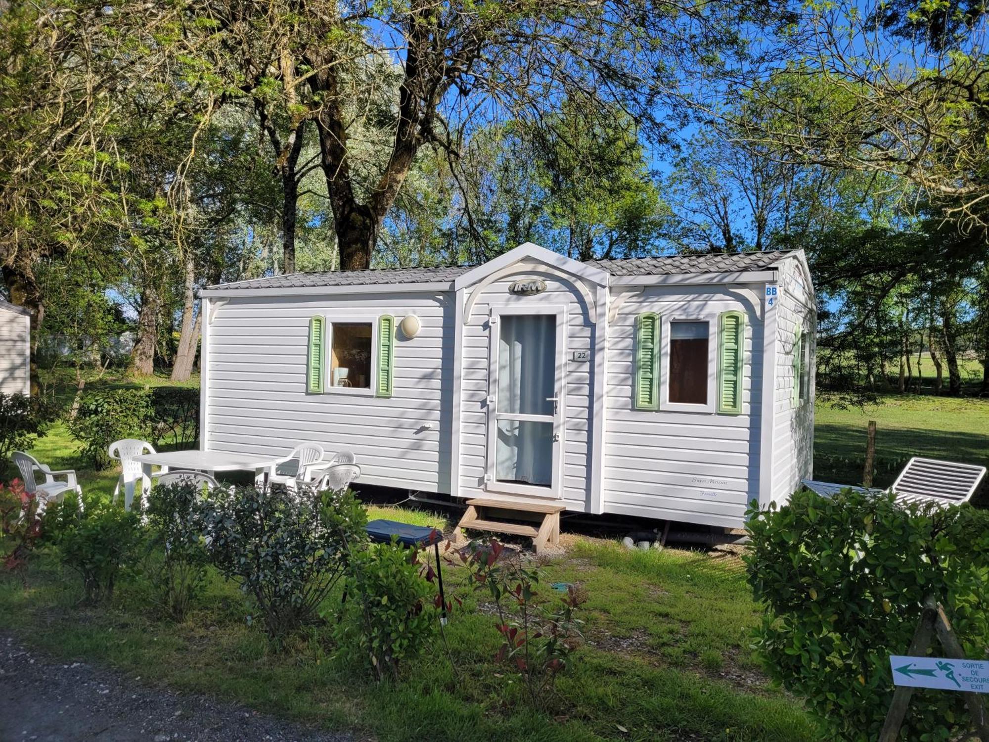 Camping Les 2 Salamandres Arces-sur-Gironde Extérieur photo